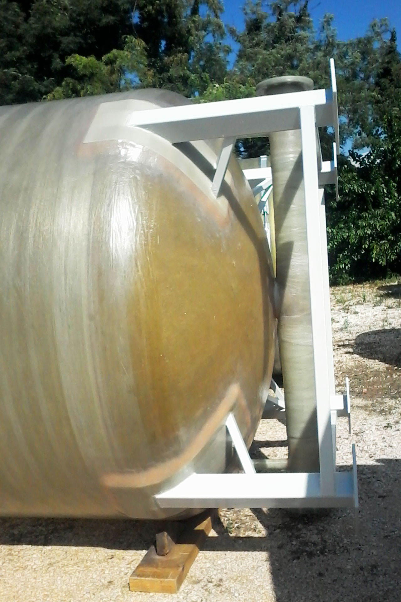 serbatoi-verticali-con-piedi